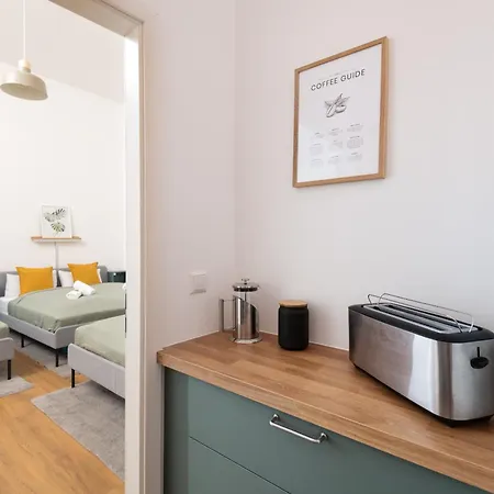 Im Herzen Von Kreuzberg - Perfekt Gelegen Fuer Bis Zu 8 Personen Appartement Berlijn